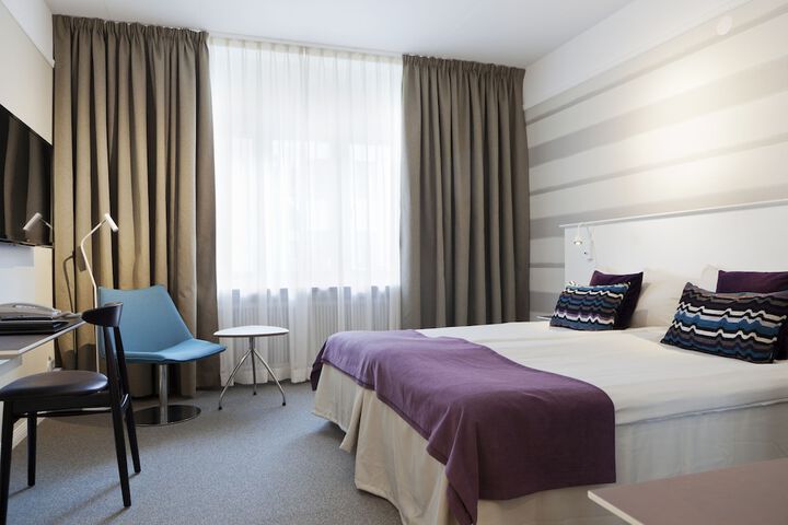 Room 32 of 57