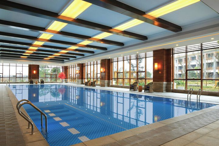 Pools & Facilities