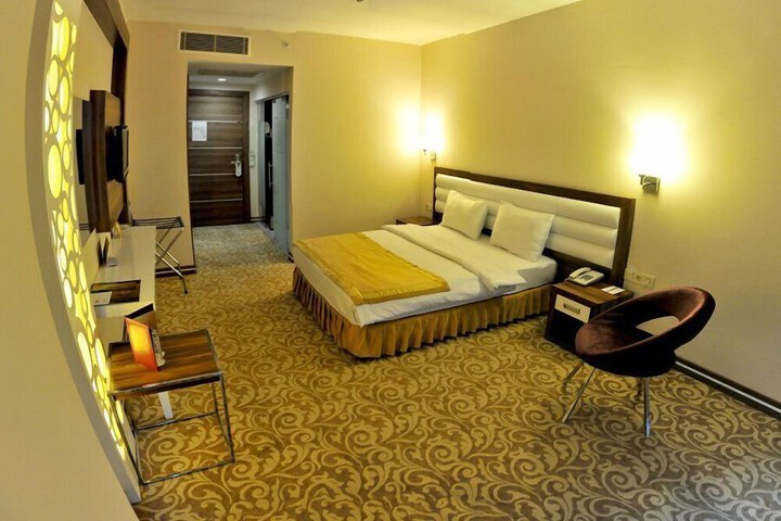 Room 14 of 75