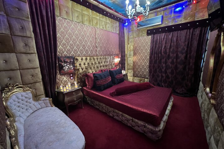 Room 8 of 96