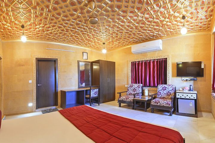 Room 6 of 38