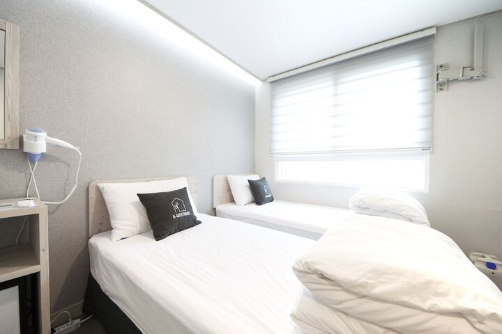 Room 20 of 34