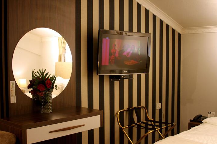Room 17 of 30