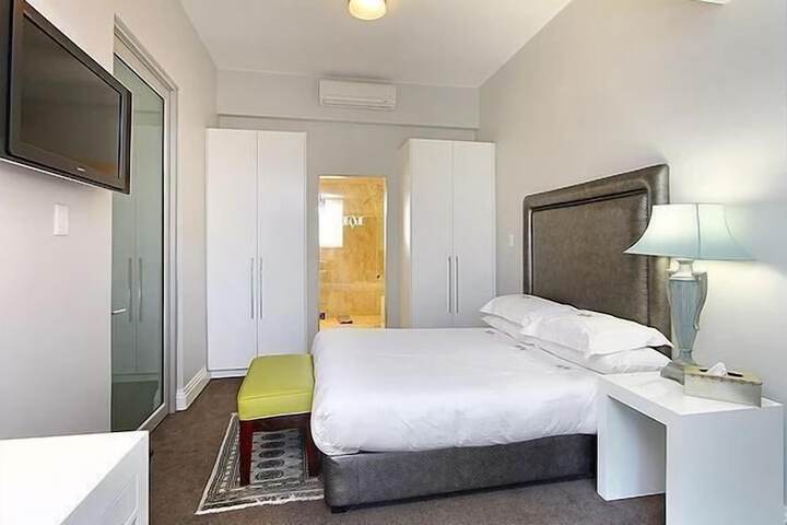 Room 2 of 15