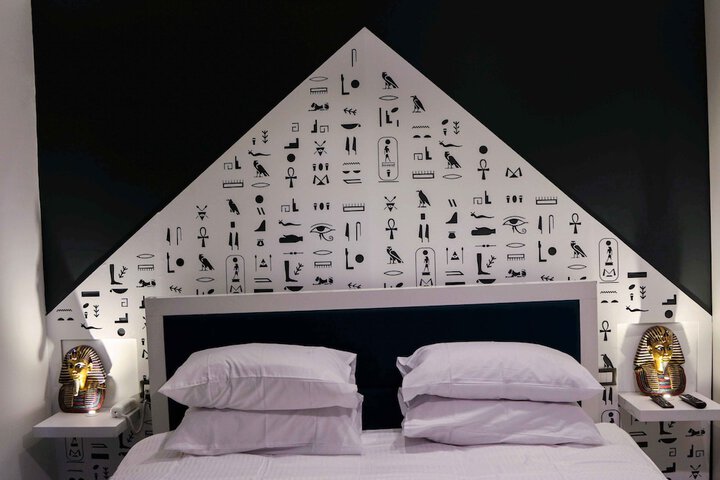 Room 6 of 135