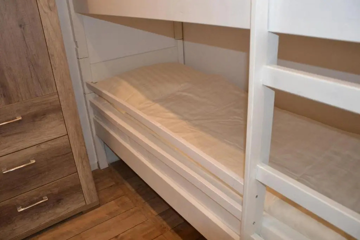 Room 5 of 10