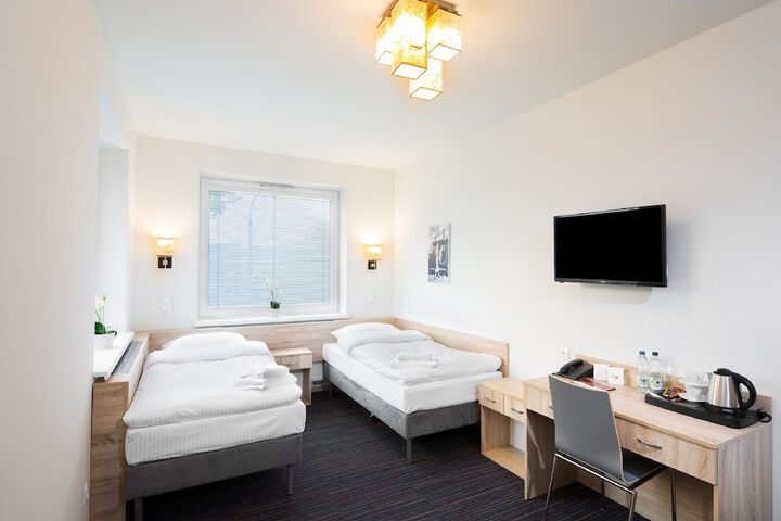 Room 12 of 38