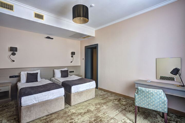 Room 21 of 77