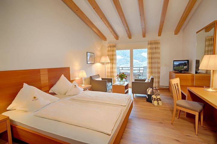 Room 2 of 57