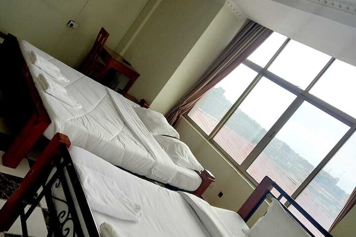Room 4 of 11