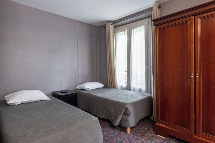 Room 6 of 23