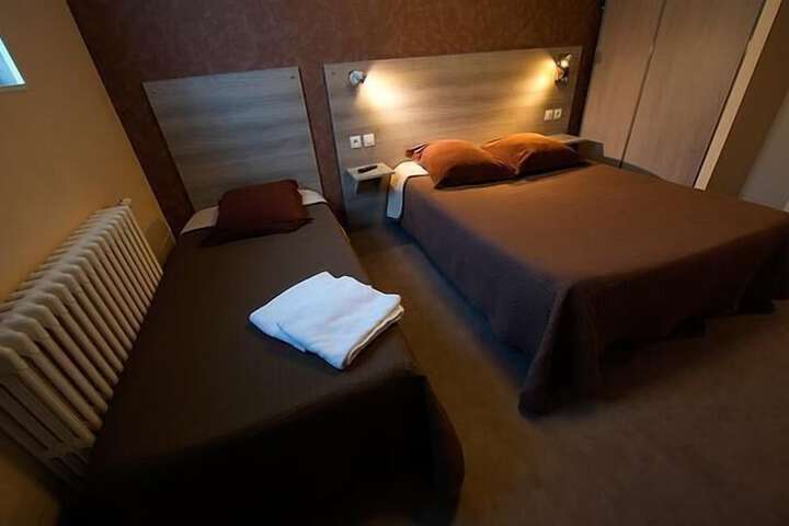 Room 8 of 42