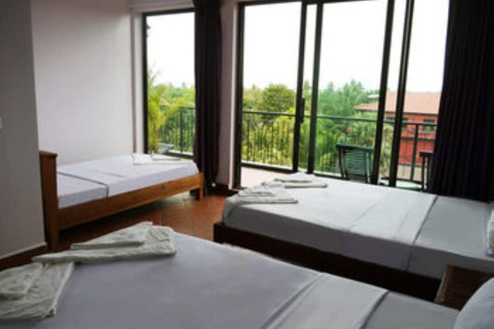 Room 4 of 50