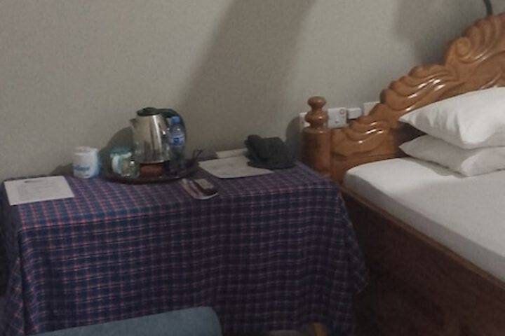 Room 8 of 31