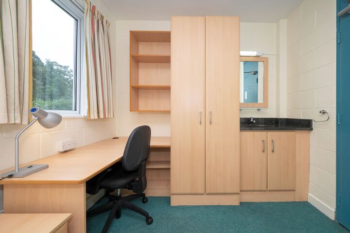 Room 3 of 16