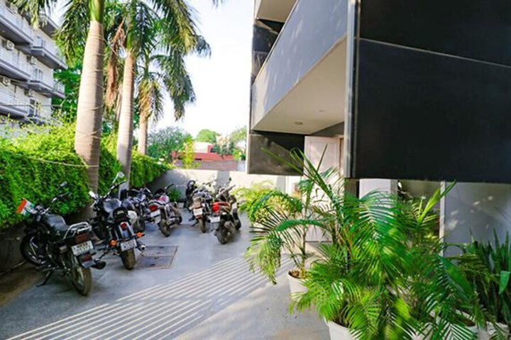 Property Grounds 27 of 32