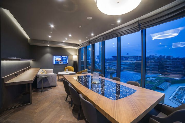 Lounge 189 of 202