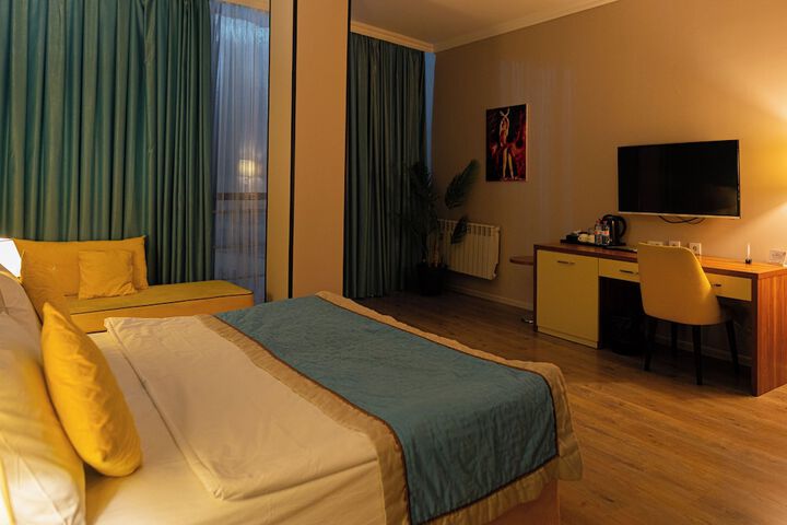 Room 18 of 60