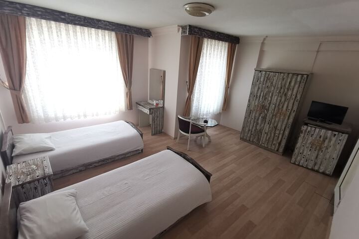 Room 3 of 11