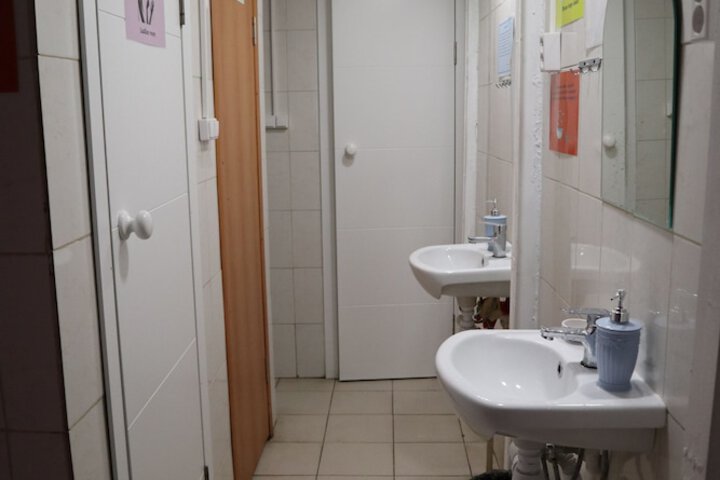 Room 11 of 38