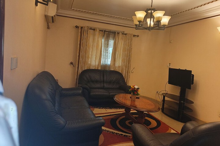 Room 8 of 99