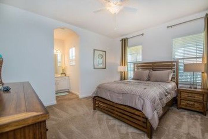 Room 12 of 27