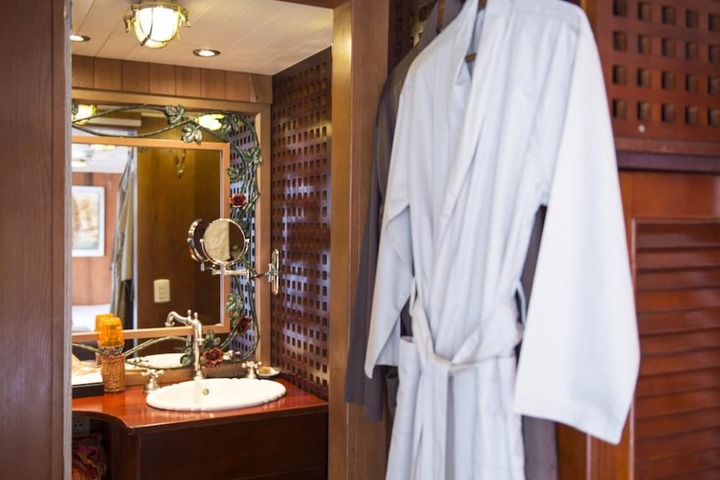 Clean Restrooms