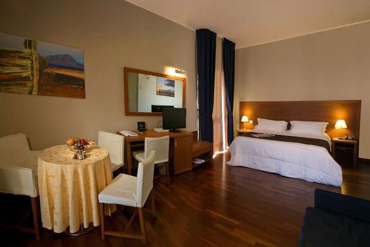 Room 8 of 39