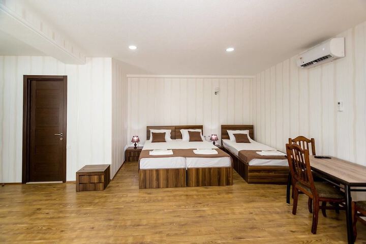 Room 21 of 68