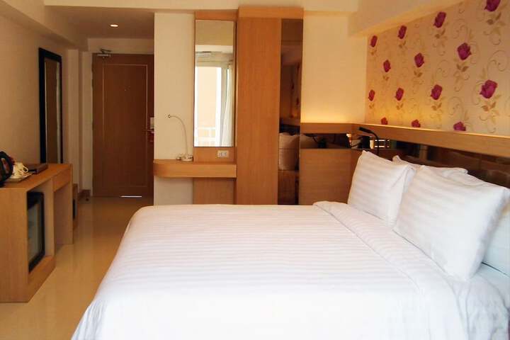 Room 10 of 44