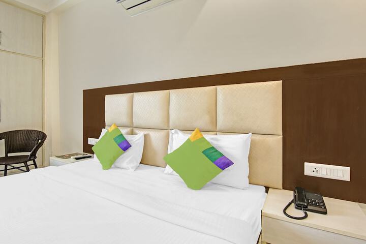 Room 15 of 35