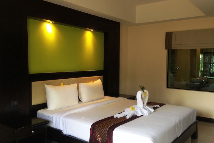Room 3 of 85