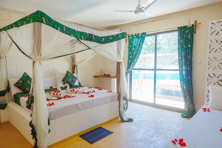 Room 3 of 7