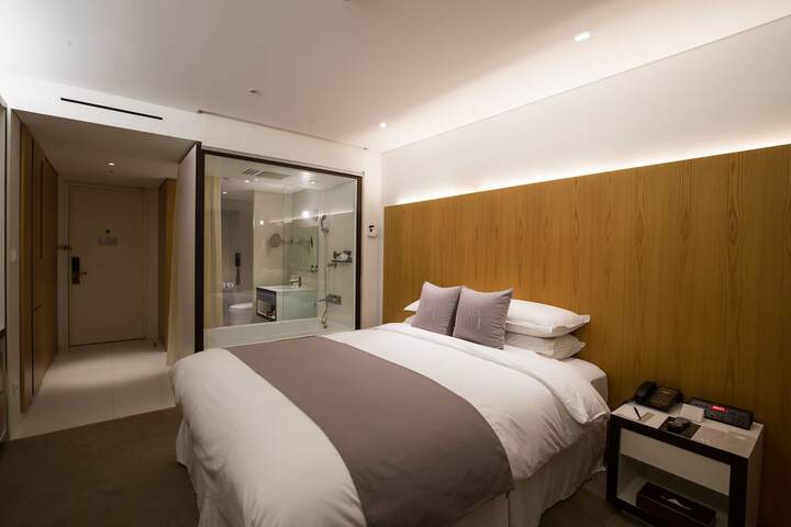 Room 5 of 101