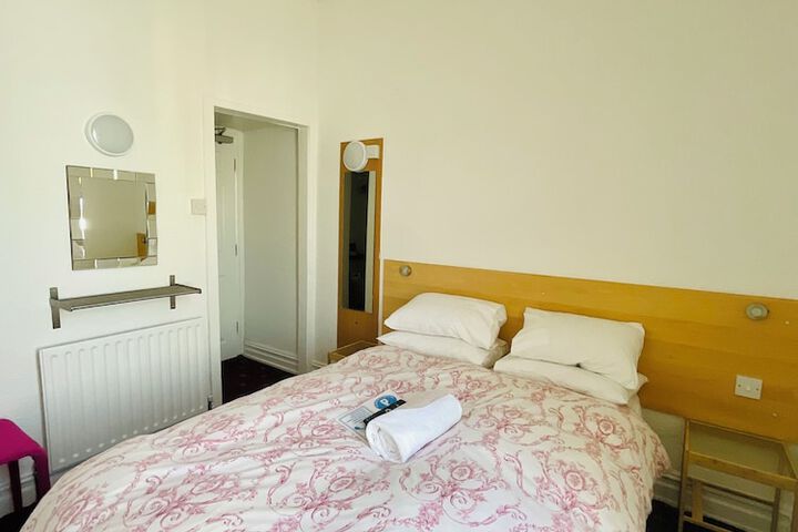 Room 37 of 148