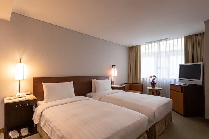 Room 19 of 62