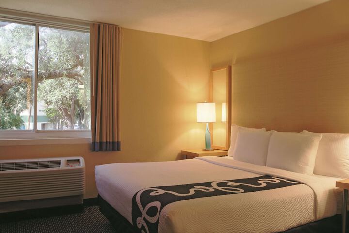1 King Bed (2 of 12)
