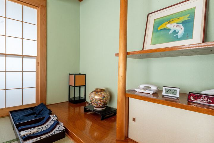 Room 15 of 114
