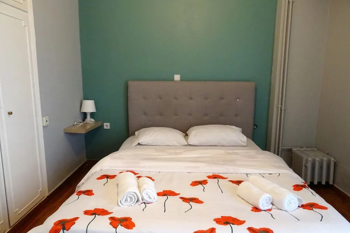 Room 4 of 10