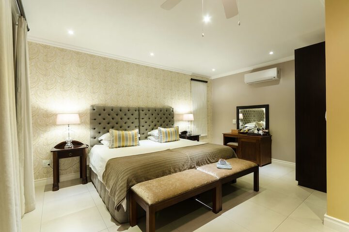 Room 2 of 76