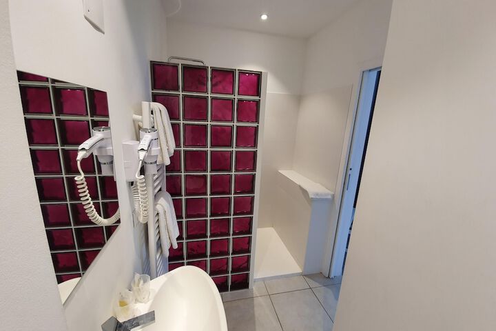 Room 18 of 24