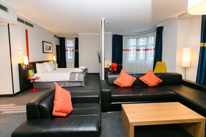 Room 52 of 140