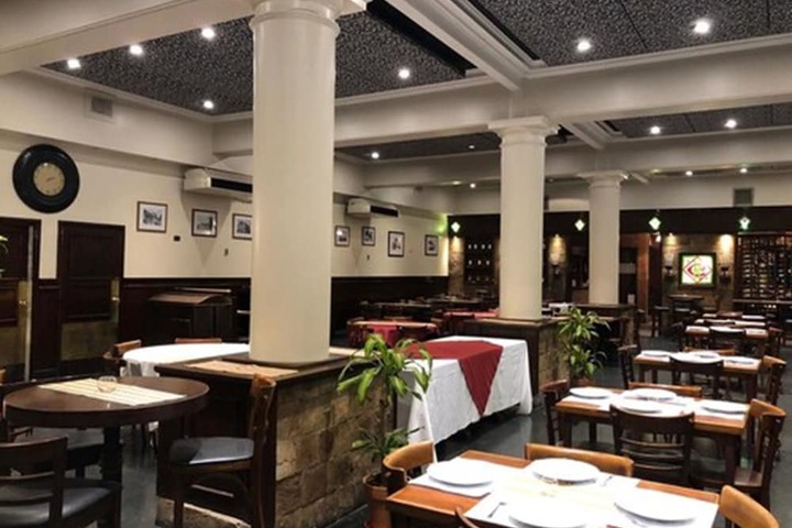 Dining 53 of 90