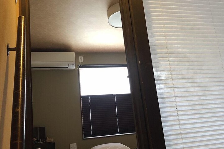 Room 9 of 51