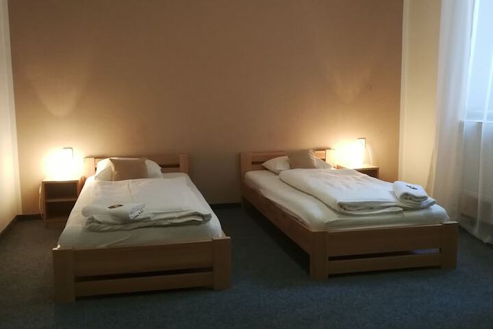 Room 19 of 84