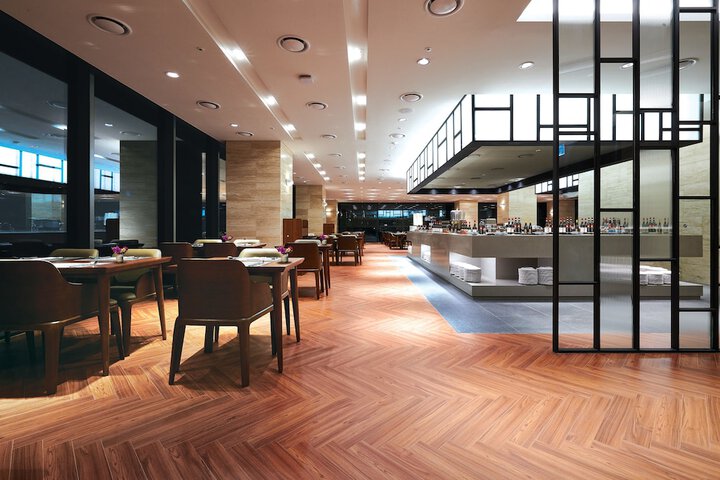 Ballroom/Hall 36 of 50