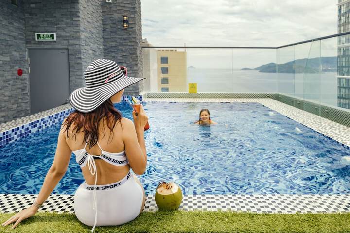 Pool 68 of 130