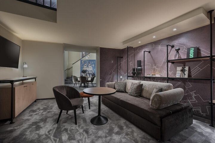 Room 51 of 121