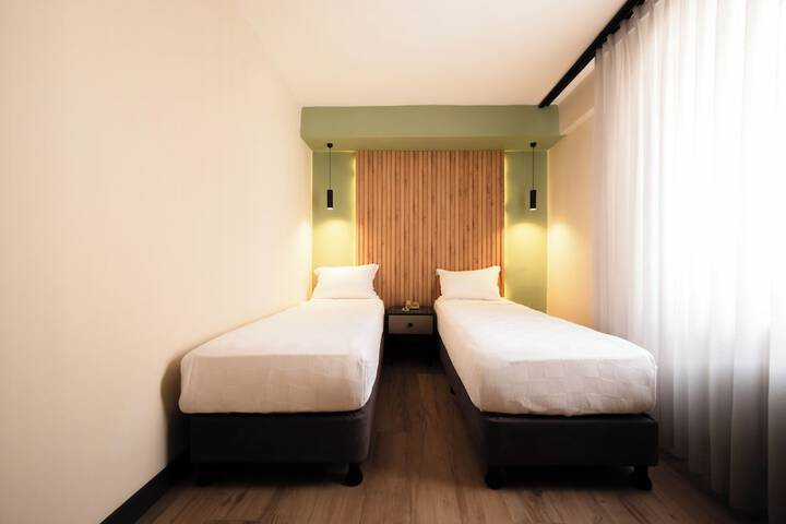 Room 30 of 82
