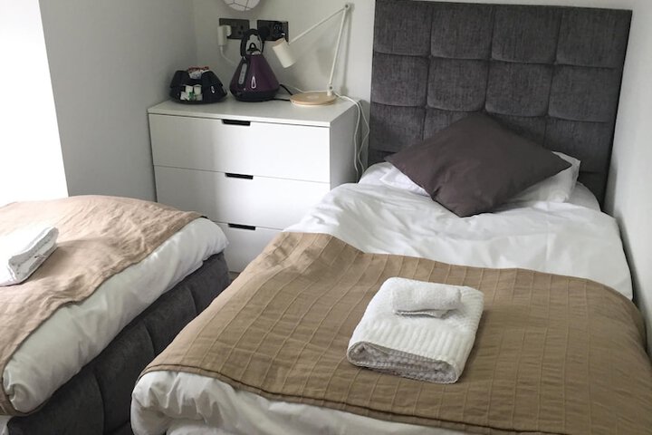 Room 5 of 62
